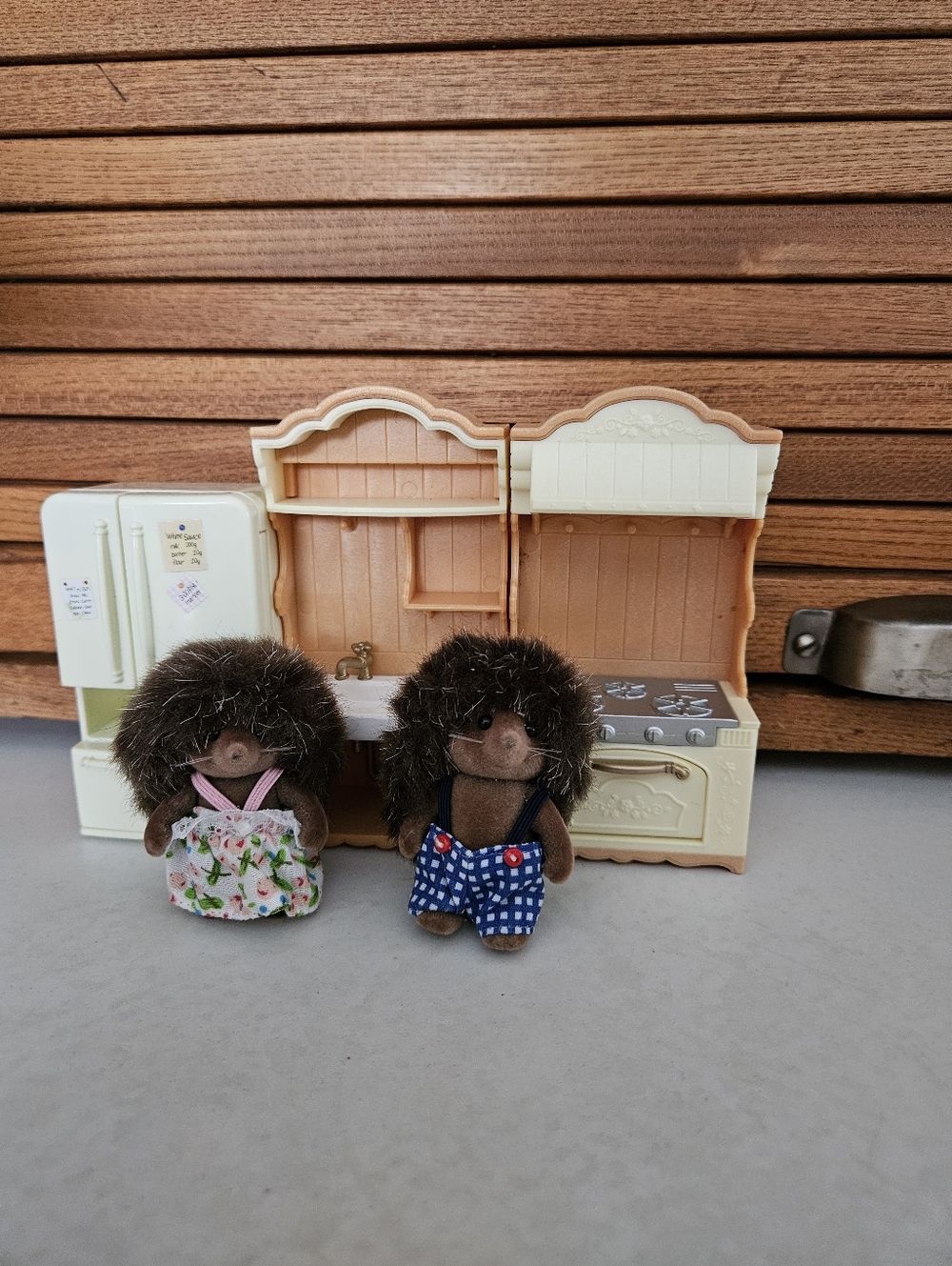 Sylvanian Families Calico Critters Kitchen Set Hedgehog Family